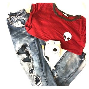 Ripped  SKINNY Jeans + FREE shirt = GREAT DEAL👍